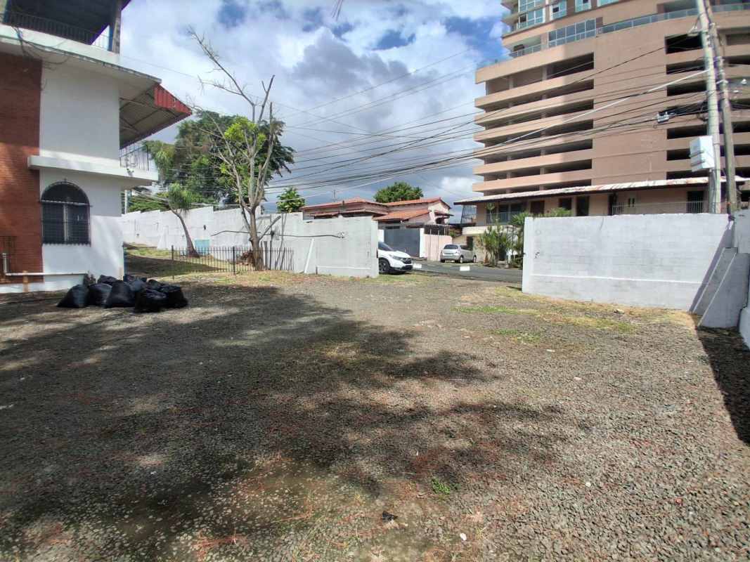 Covered rooftop terrace with brick bar and metal roof in Casa Coco del Mar Coco del Mar Panama City
