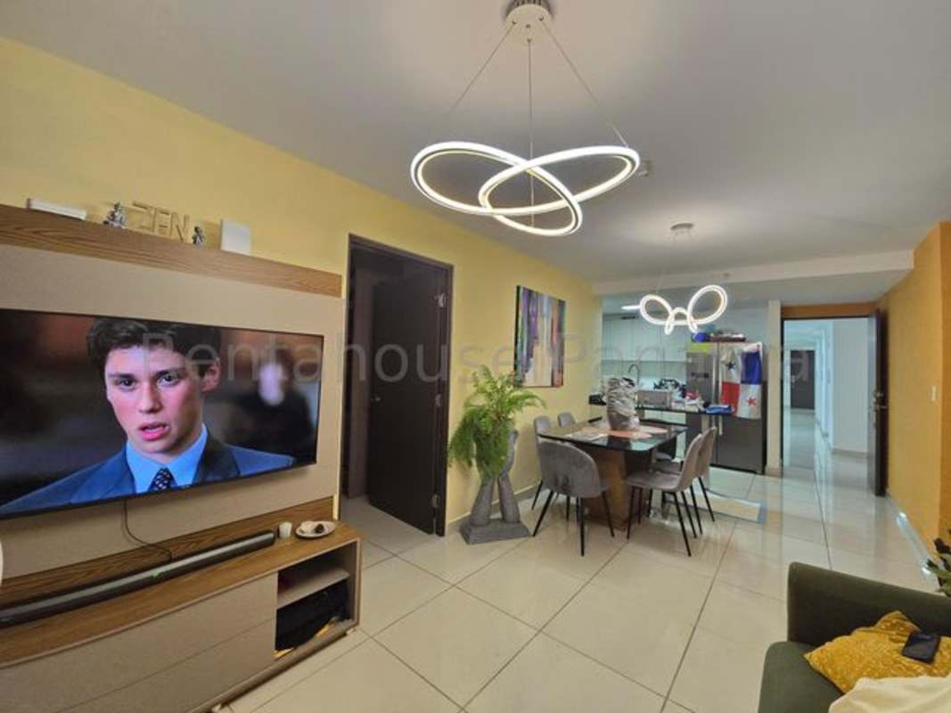 Bedroom with closet in PH Mi Condado apartment for rent Condado del Rey Panama