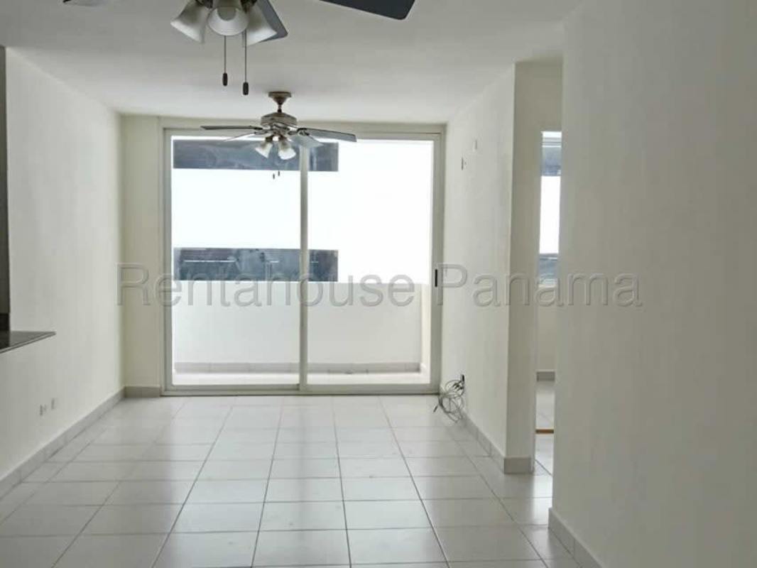 Gated secure entrance with landscaping at Green Park residential community Condado del Rey Panama