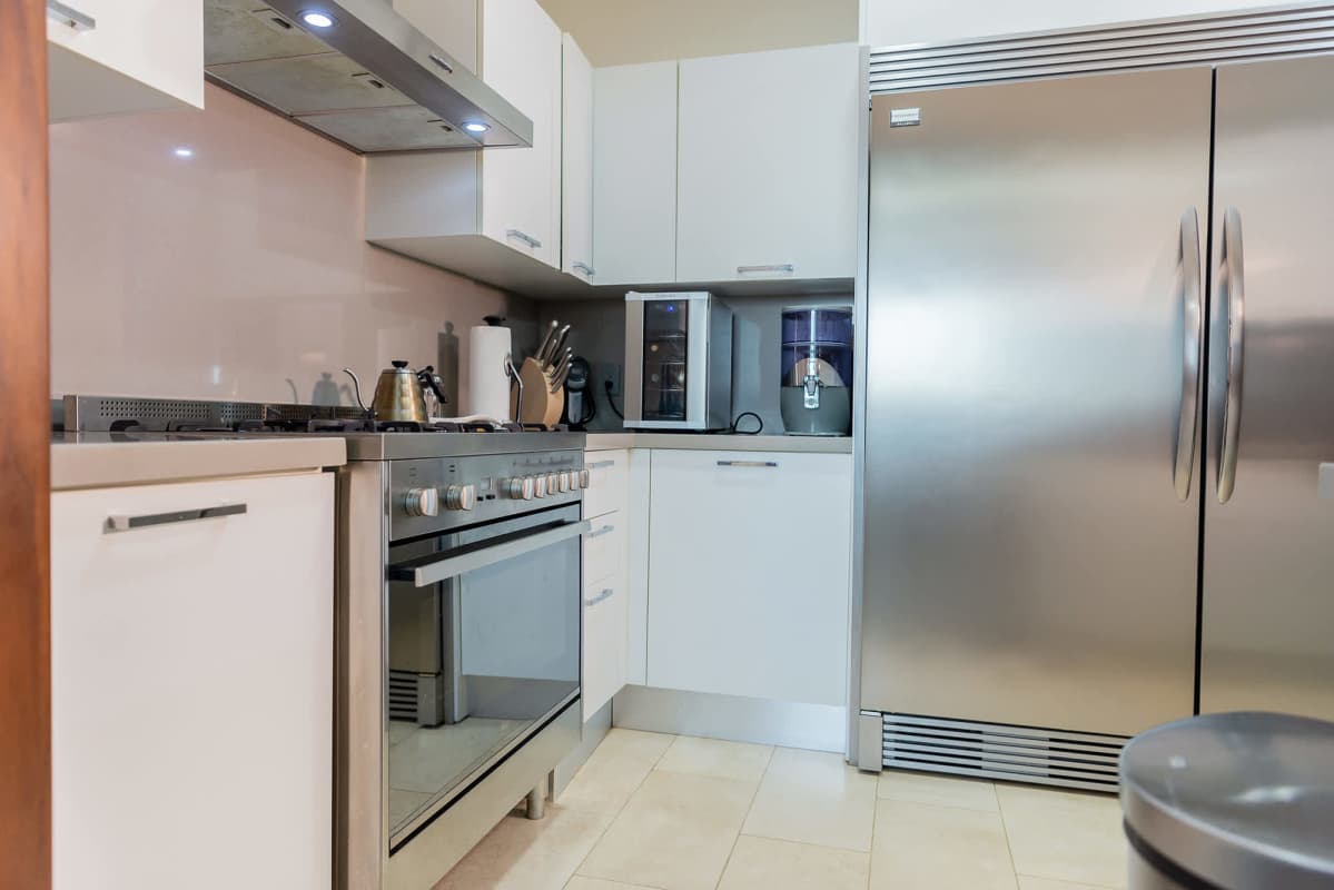 Spacious balcony overlooking Nicklaus golf course Santa María Panama