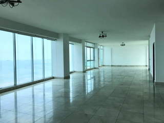 Penthouse Apartment for Sale in Costa del Este - 4 bedrooms