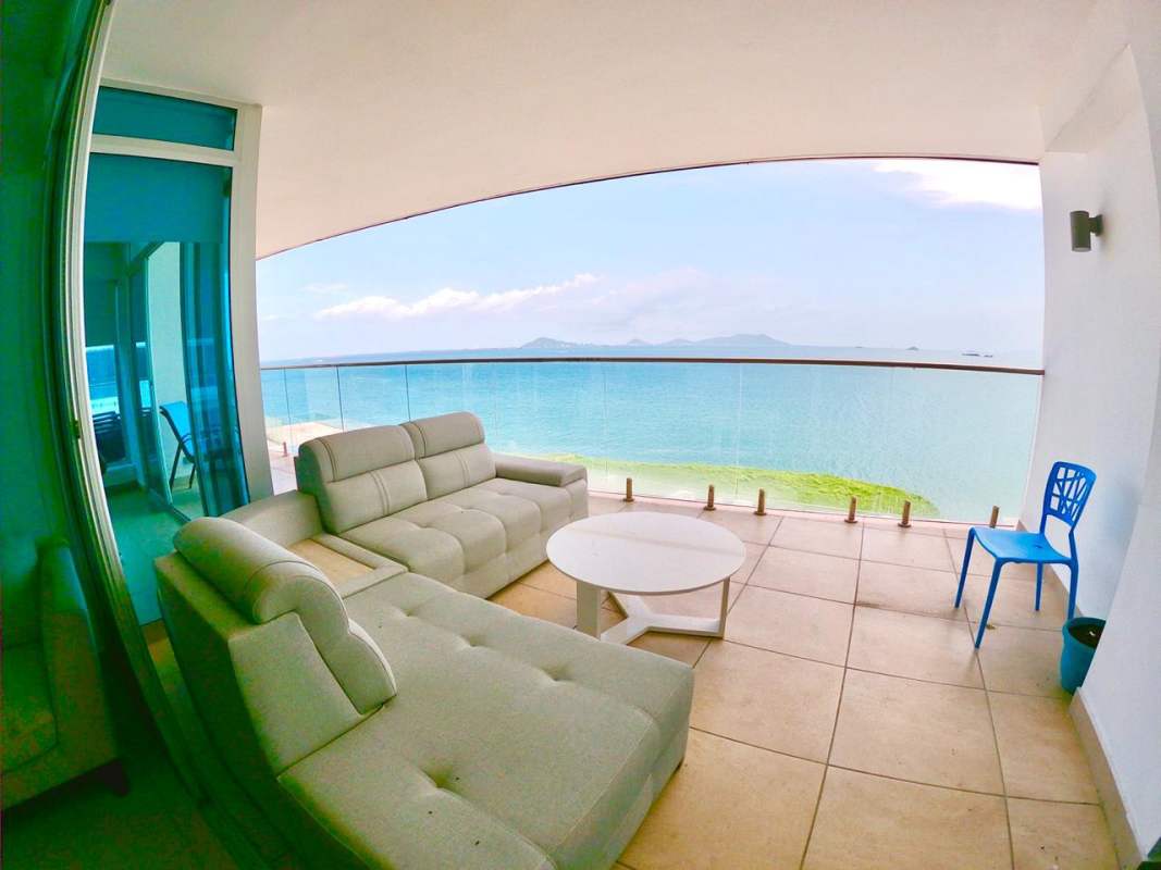 Bright master bedroom, balcony doors, ocean view, PH Amador Heights Panama