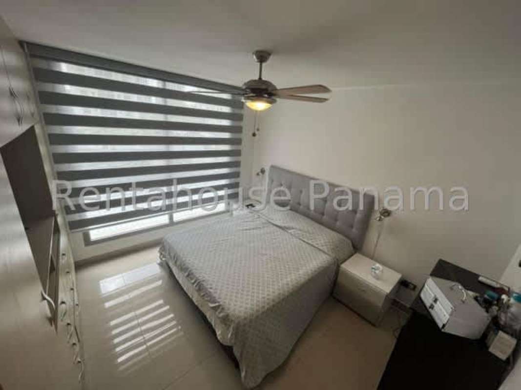 Modern bathroom with shower cabin, granite counter, mirror at PH Rokas Condado del Rey