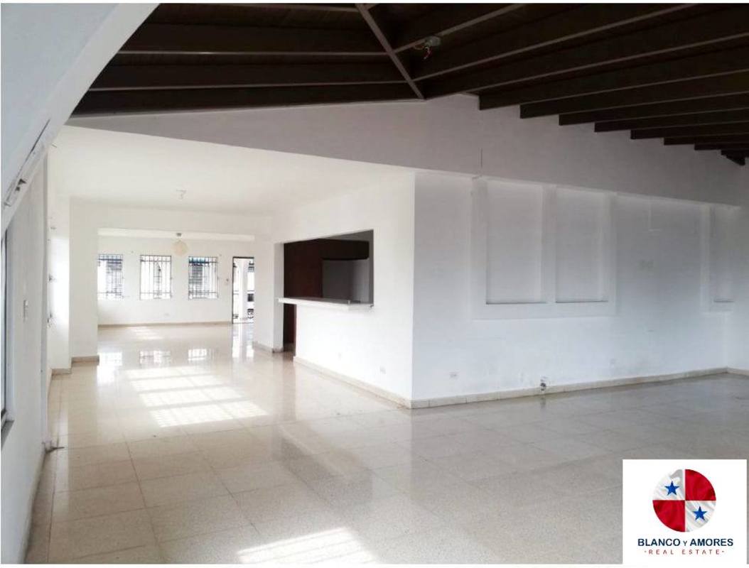 Spacious living dining area open plan with wooden beams, white walls for rent El Dorado Panama