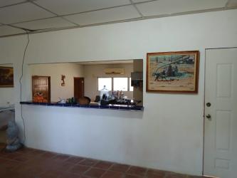 Beach House in Coronado 2 Min from Beach 1008m² Lot