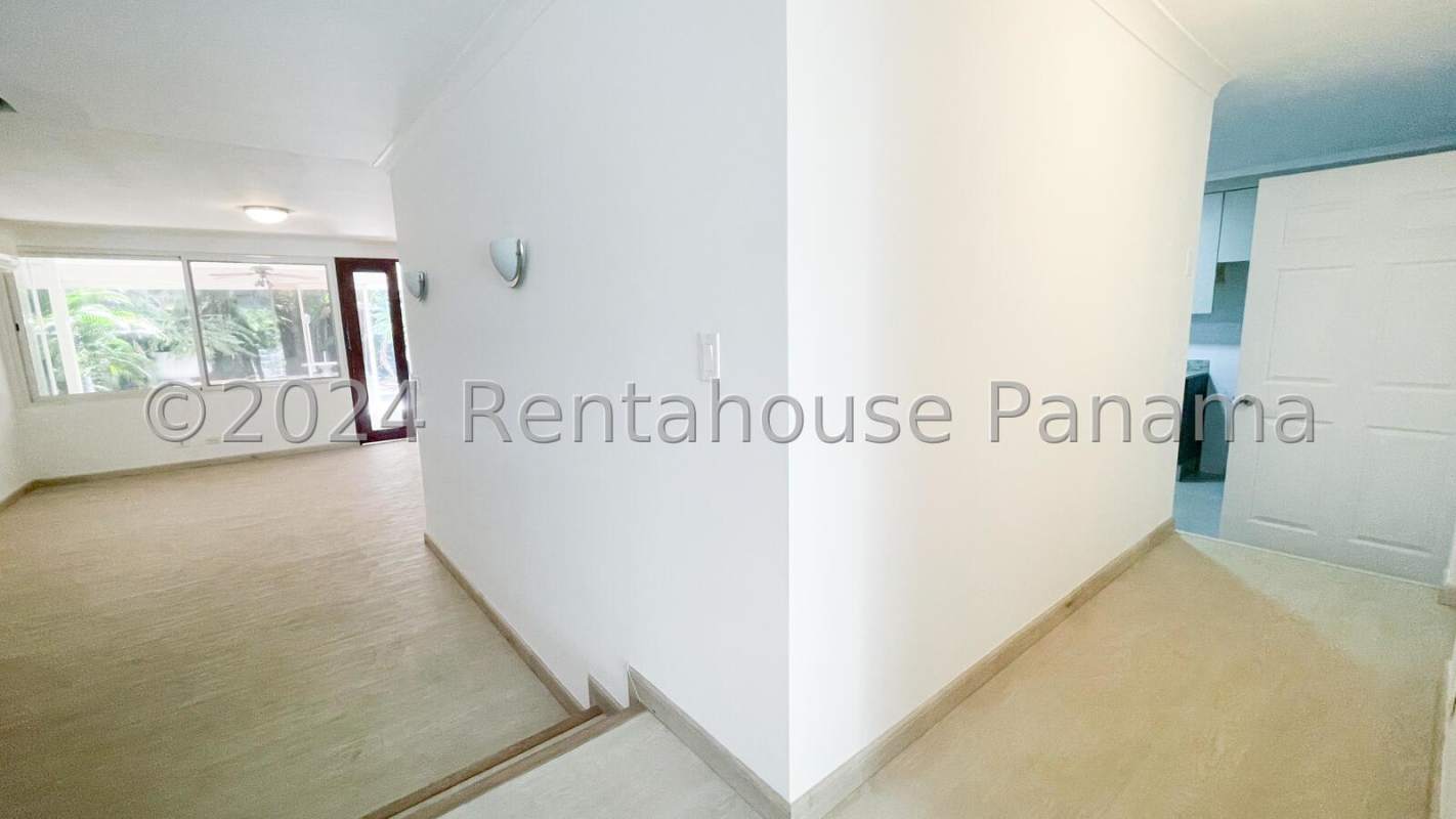 House for Rent in Punta Paitilla 4BR Terrace & Garden in Panama - View 2