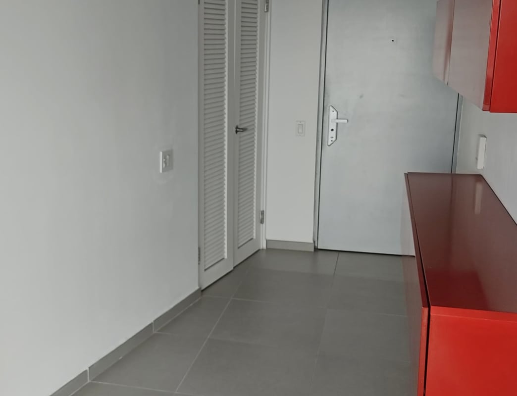 Equipped kitchen with granite counters and appliances PH BICSA Avenida Balboa Panama