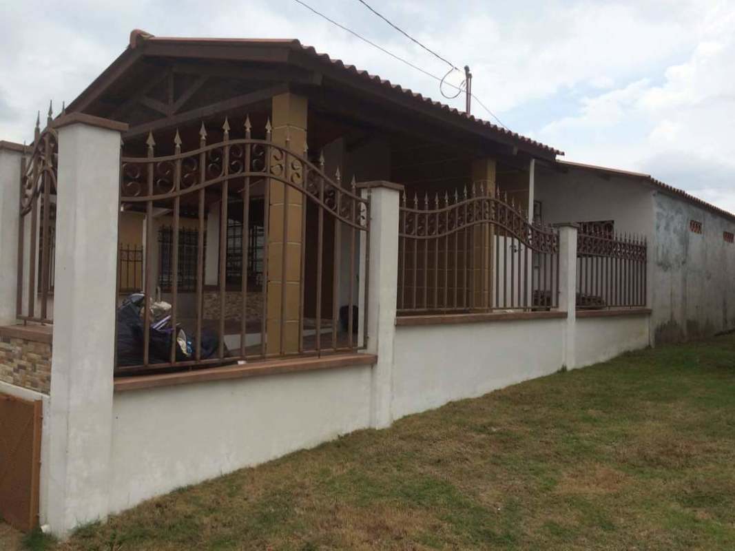 3BR Gated House with Terrace for Rent in Las Cumbres in Panama - View 3