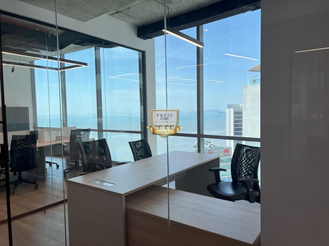 Corporate office for rent with modern furnishings in Costa del Este Panama