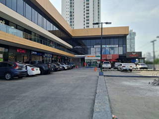 Commercial Space for Rent in 12 de Octubre - 0 bedrooms