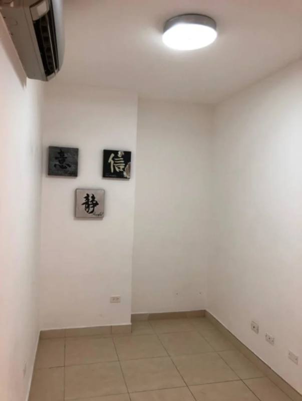 Minimalist room with AC and tile floors ideal as den or second bedroom in PH Oasis Panama City