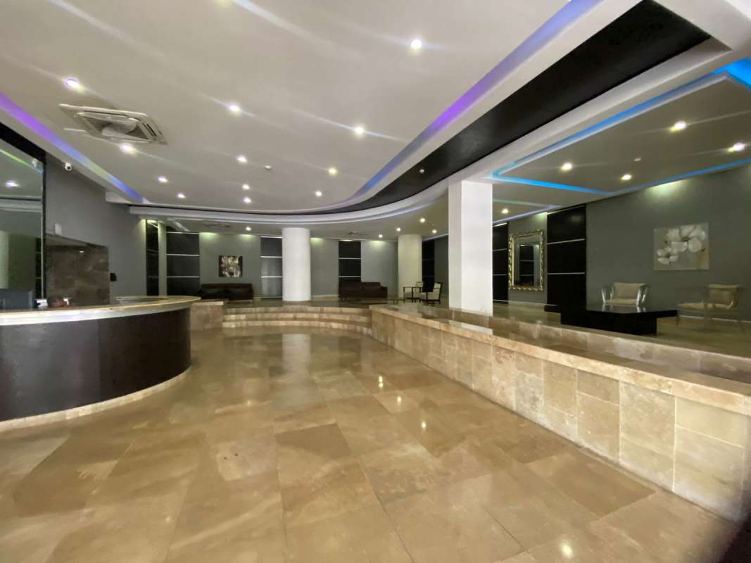 Infinity pool with Pacific ocean and skyline views PH Destiny Avenida Balboa Panama