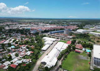 Industrial Warehouse for Rent in 24 de Diciembre - 0 bedrooms