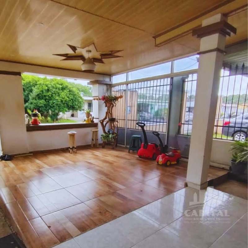 Landscaped backyard garden view single family house for sale Panama City San Antonio