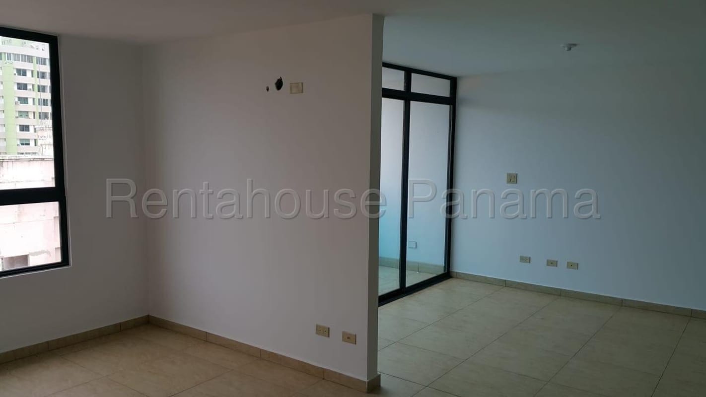 Bedroom with closet and large window PH Condado Country Club Condado del Rey Panama rental