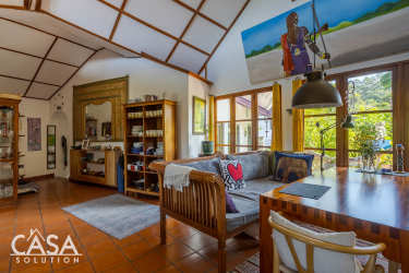 Captivating 4BR House Downtown Boquete Walk Everywhere