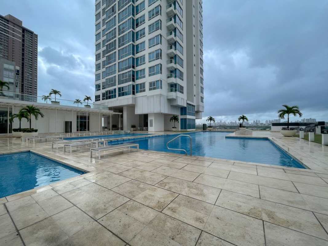 Infinity rooftop pool and jacuzzi with stunning views at PH Top Tower Costa del Este Panama rental apartment amenities