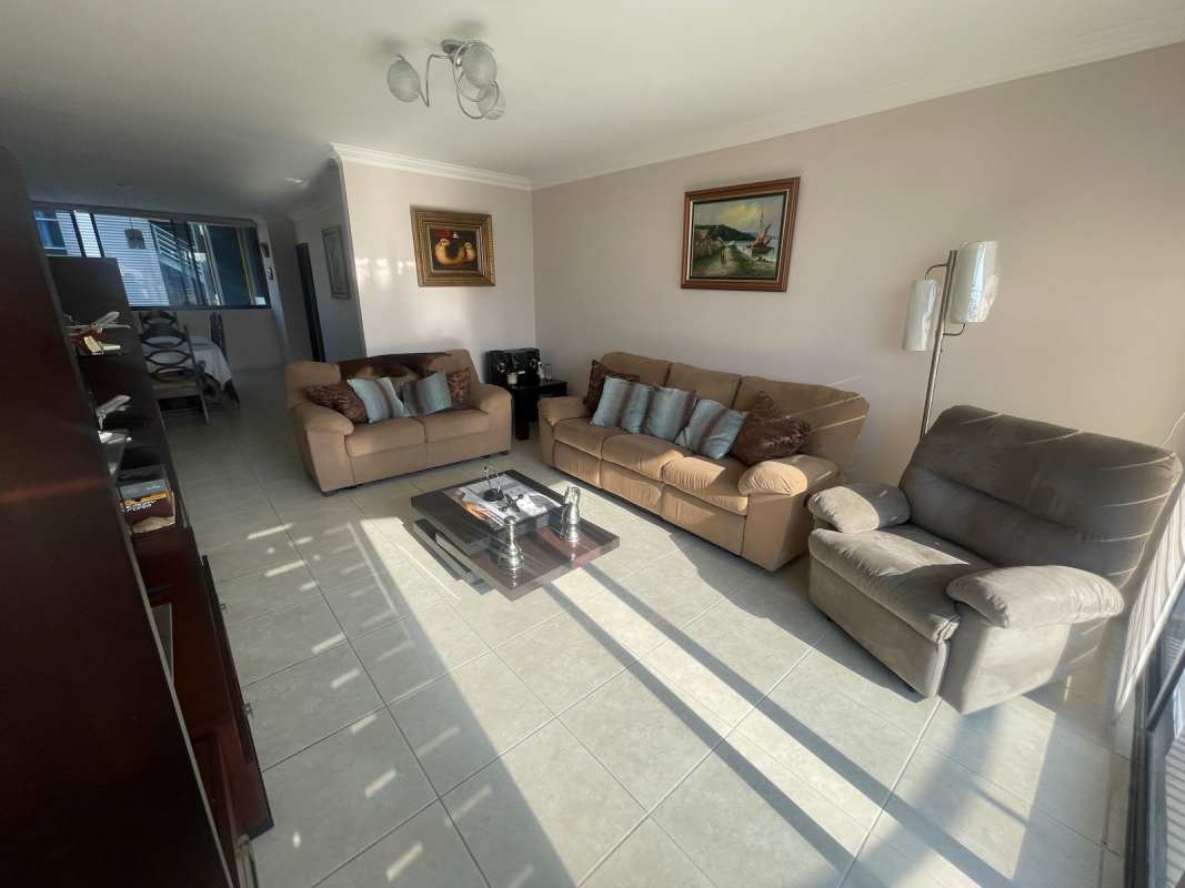 Contemporary kitchen granite countertops PH Lexus San Francisco Panama