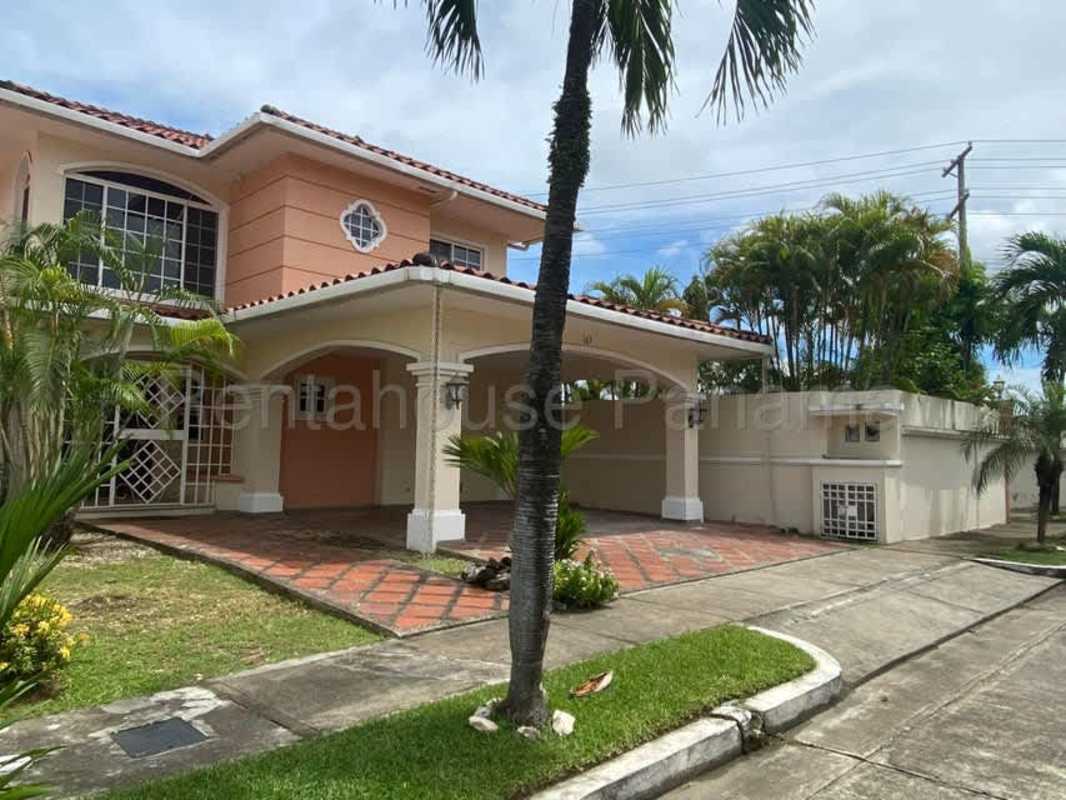 Large living room with tile floors, neutral colors, access to terrace in Villa Valencia Costa Sur Panama