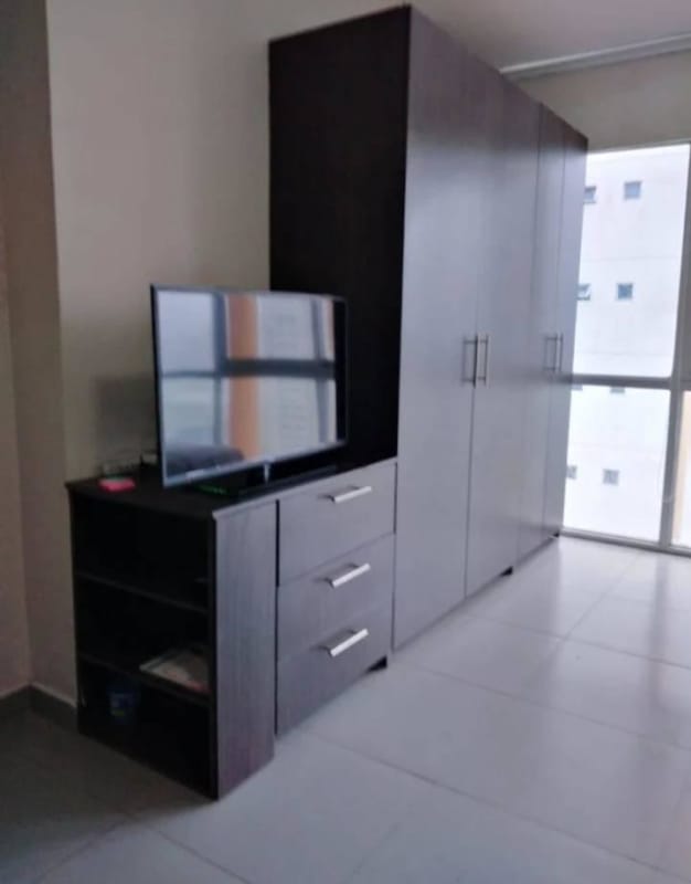 Infinity rooftop pool overlooking Panama City skyline from PH Bellavista Tower Bella Vista