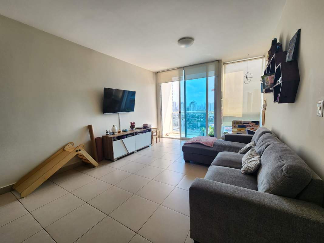 Contemporary bathroom with glass shower and tile finishes PH MET 1 Panama