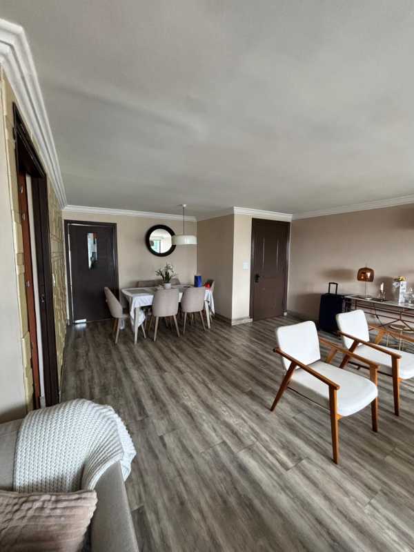 Outdoor playground area with seating in PH Marbella Bella Vista Panama