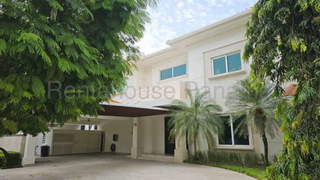 House for Sale in Costa del Este - 4 bedrooms