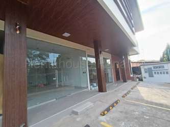 Bright secondary bedroom in new PH Chitré Suites apartment with ceramic flooring