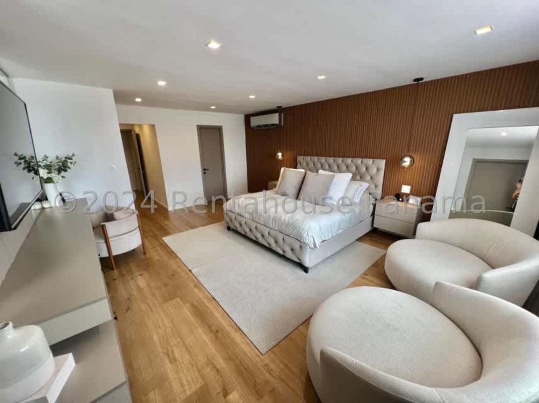 Private swimming pool with jacuzzi, backyard gazebo Altos de San Rafael Villa Lucre Panama