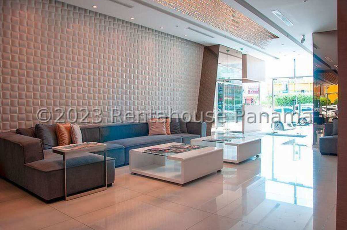 Bright master bedroom with built-in closet and window in PH Costamare Costa del Este for rent