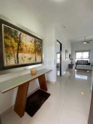 Bright hallway with modern finishes in PH Shanghai Panama Pacifico apartment
