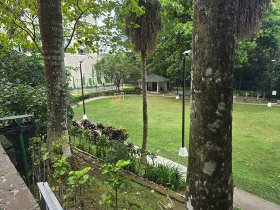 Pools and gardens at residential complex PH Green Park Panama