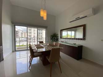 Bedroom with window, AC, closet, modern style at PH River Valley Panama Pacifico apartment