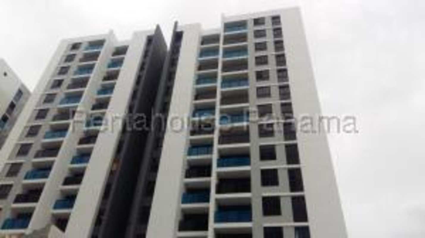 Modern high-rise apartment building with balconies in PH Altavista Condado del Rey Panama