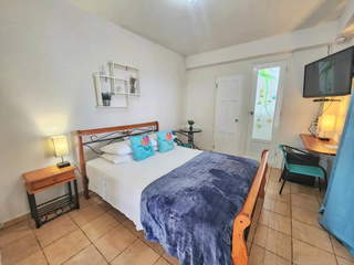 Hotel / Lodge for Sale in Taboga Island - 11 bedrooms