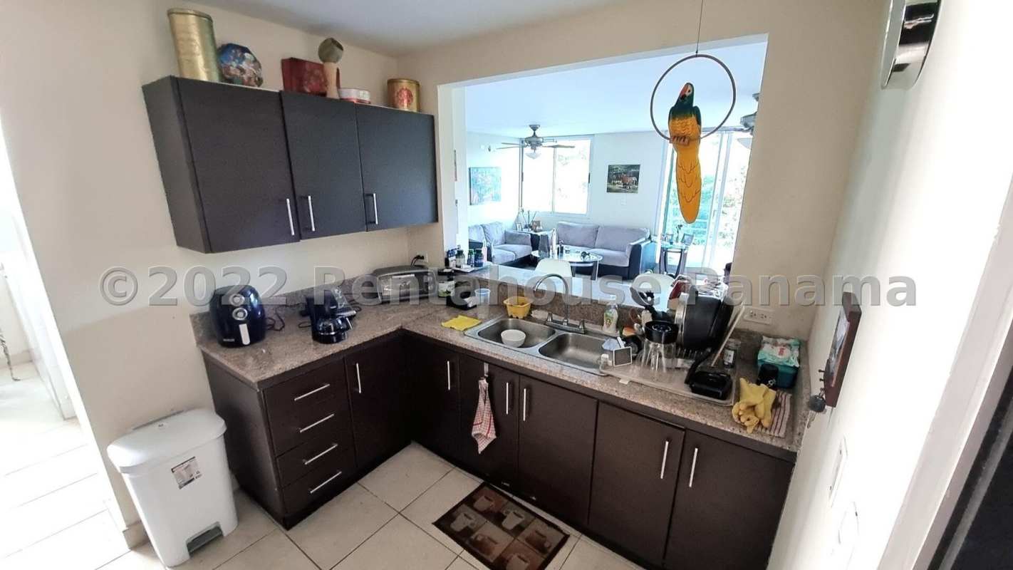 Children’s bedroom with playful decor, large wardrobe and ceiling fan PH Clayton Park Panama City