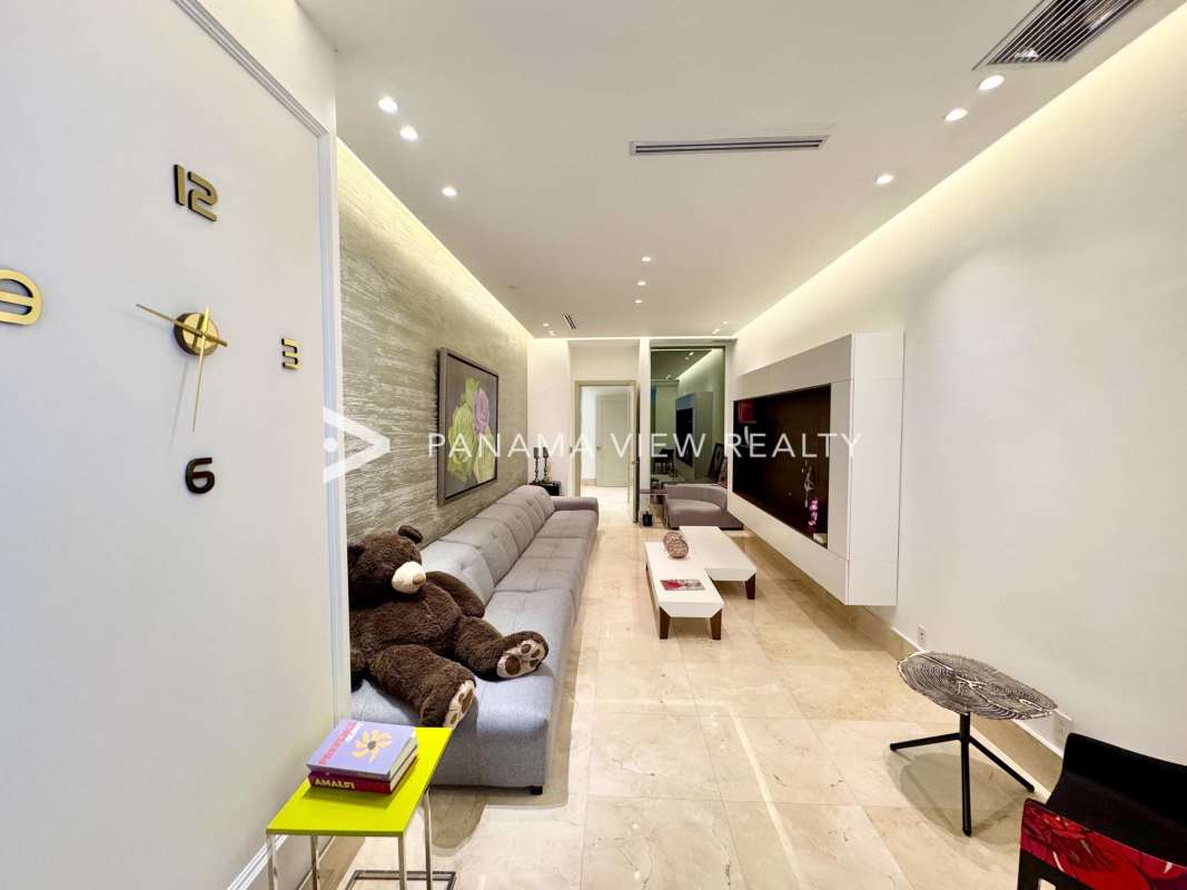 Fully equipped Scavolini kitchen marble finishes Bosch appliances at The Reserve Santa Maria Golf