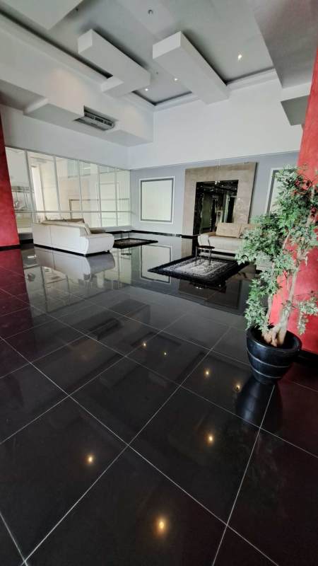 Bright modern living dining with balcony and views in Quadrat Panama