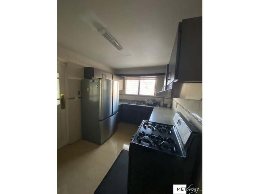 City skyline with outdoor pool view from PH Metropolitan Tower Panama