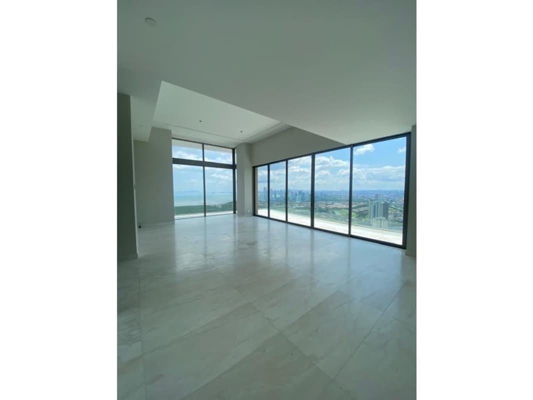 Wrap-around balcony with ocean and golf views in La Maison by Fendi Santa María Panama