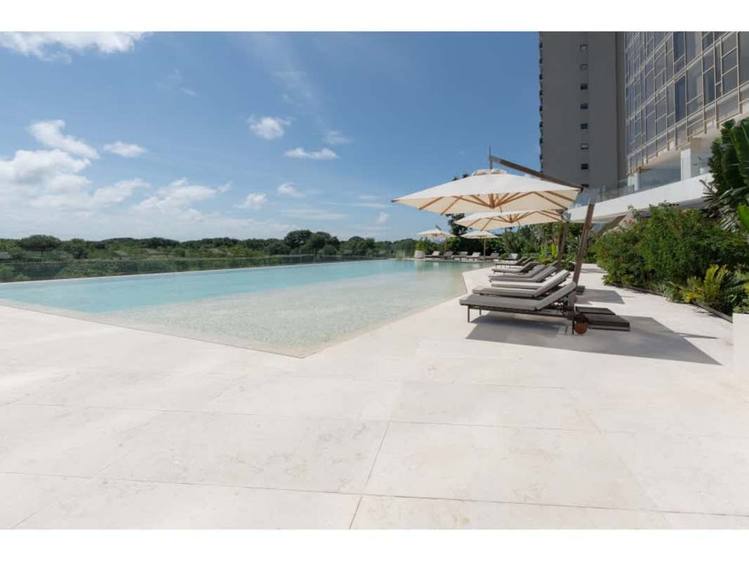 Luxury infinity pool with panoramic ocean views at La Maison by Fendi in Santa María, Panama City