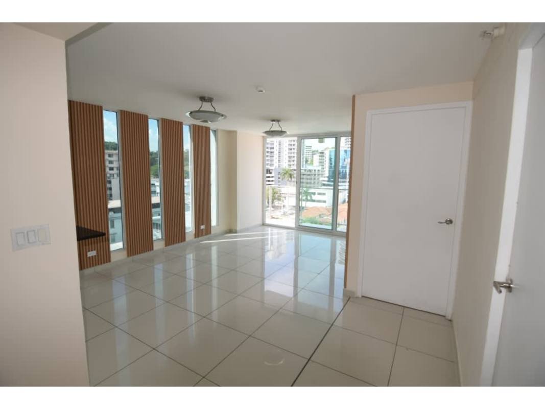 Condo rooftop social area with Jacuzzi and stunning skyline views at PH Bela Vita Panama City
