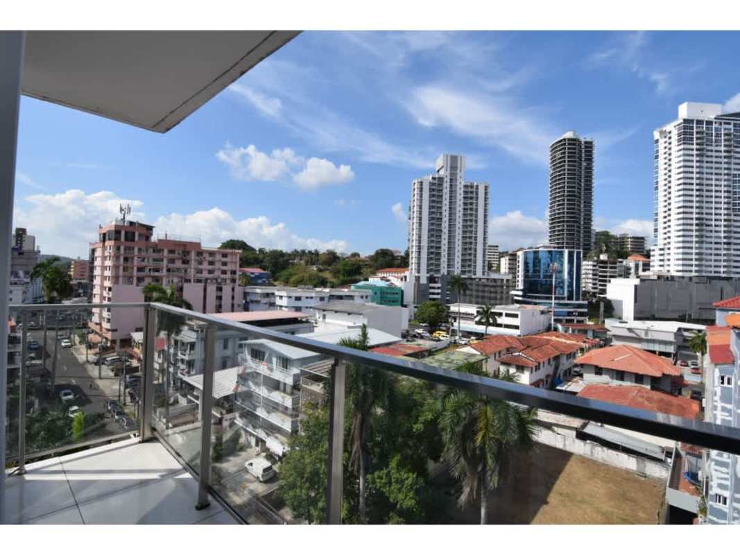 Bright bedroom with AC built-in closet and urban views in PH Bela Vita Panama