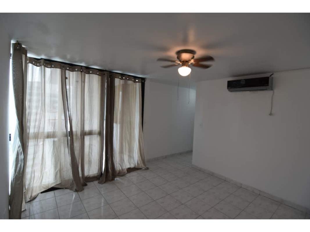 Bathroom with walk-in shower and pedestal sink in PH Cosmos Panama