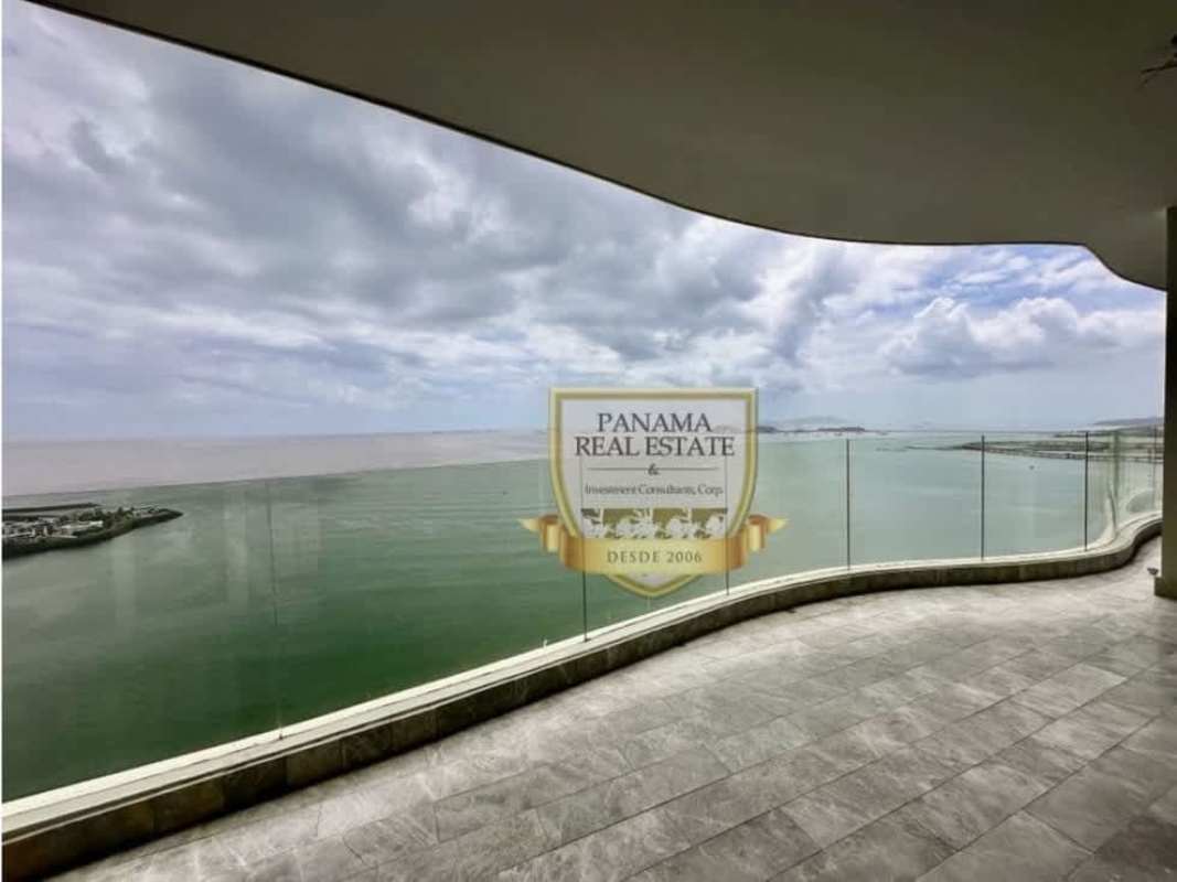 Elegant glass balcony overlooking ocean and city in The Towers Punta Paitilla Panama