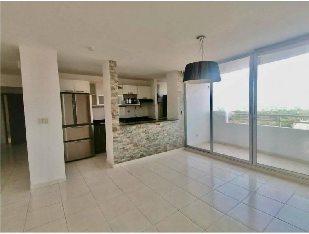 Bright open plan living dining room with access to balcony in PH San Francisco Tower Panama City