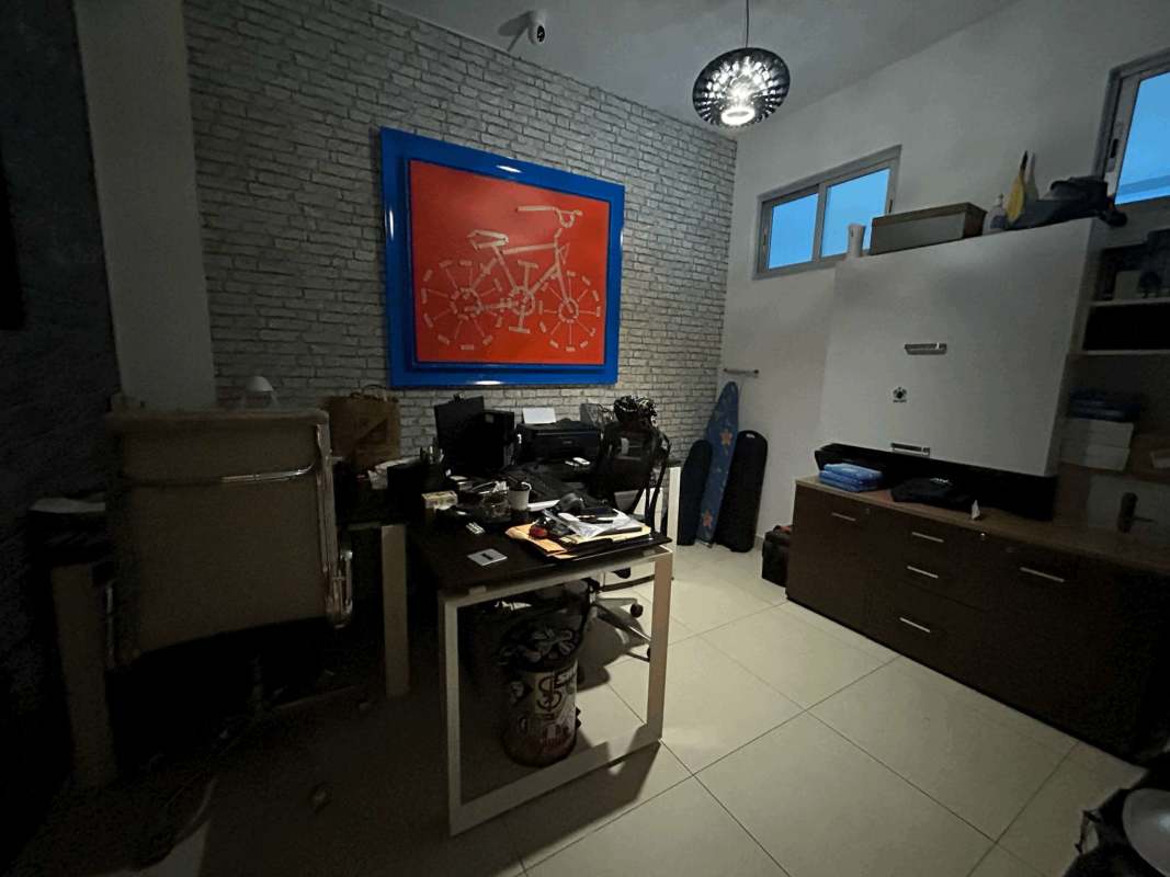 Master suite with large windows overlooking Panama Canal, walk-in closet and tub