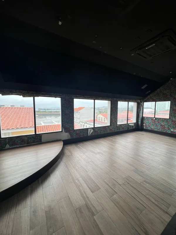 Historic Casco Viejo Commercial Building 4 Levels + Rooftop