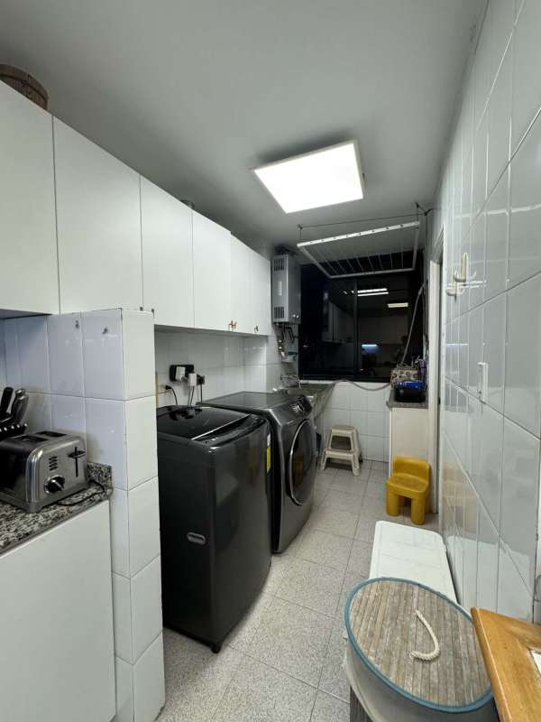 Spacious kitchen remodeled with granite countertops cabinets PH Primavera Panama City