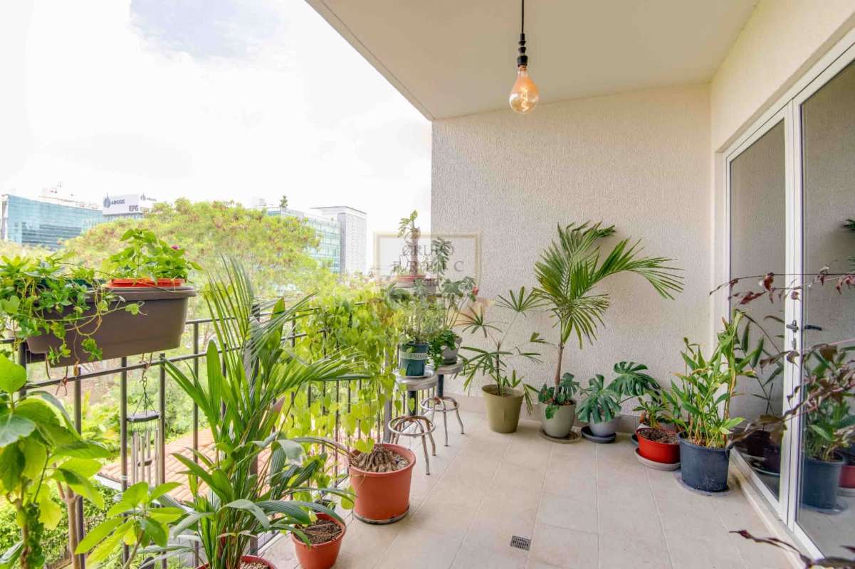 Elegant master bedroom with walk-in closet at The Reserve Santa María PH Privilege Panama